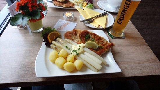 Gastronomie Willi 's Cafe und Restaurant in der Cliner Quelle