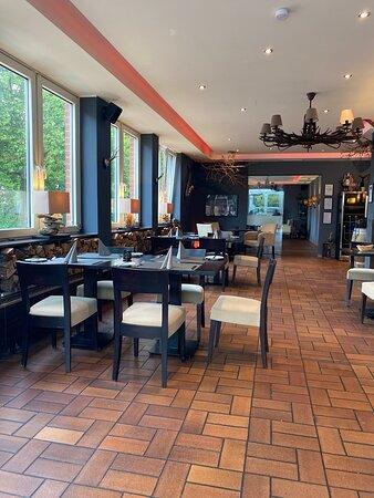Restaurant & Bar Geradeaus